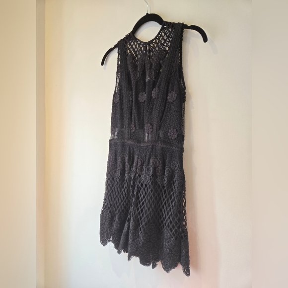 Alexis Floral Mesh Short Romper Size XS - Picture 3 of 9